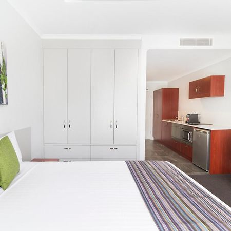อะโบเด แนร์ราบันดาห์ Hotel แคนเบอร์รา ภายนอก รูปภาพ