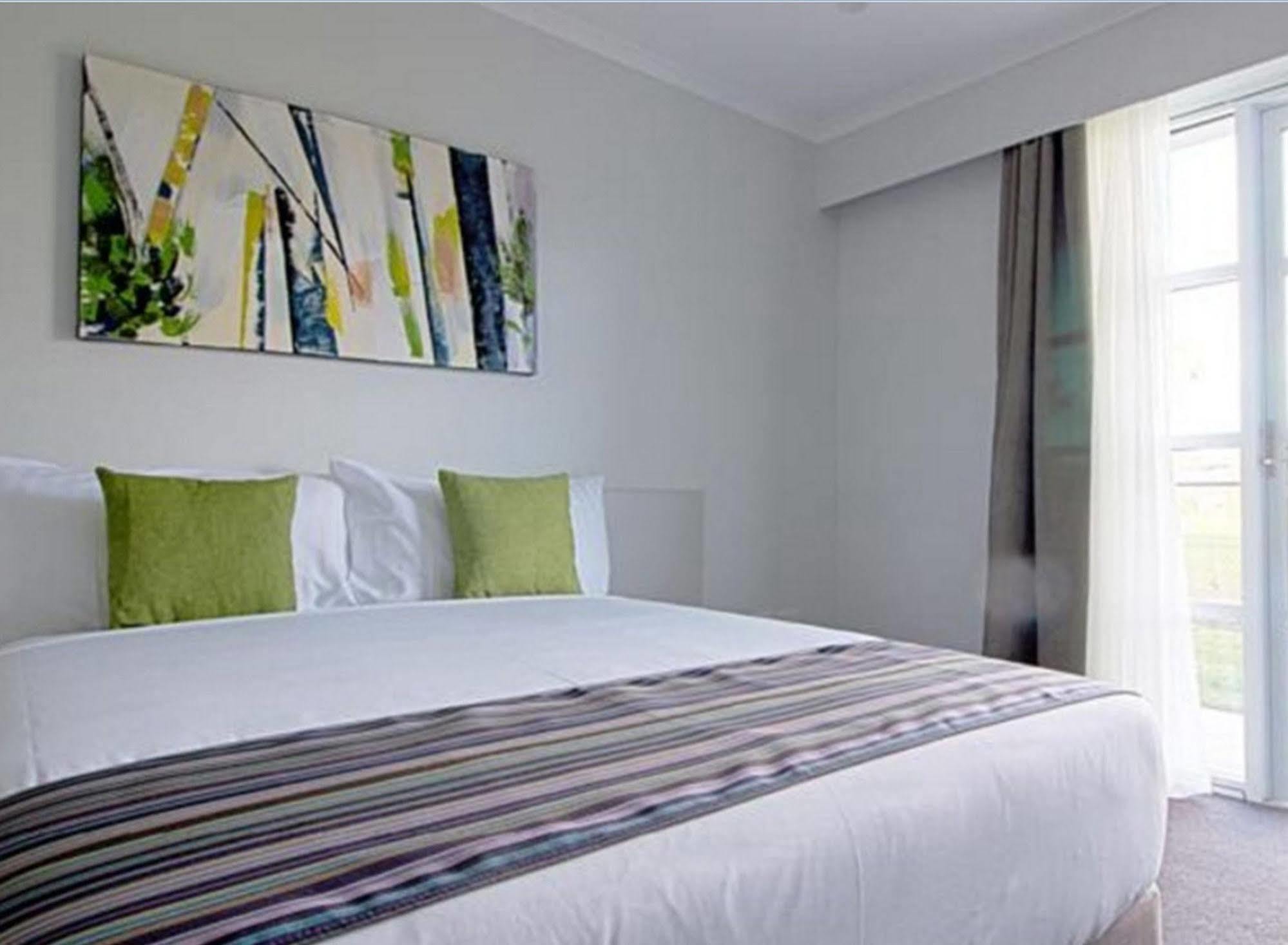 อะโบเด แนร์ราบันดาห์ Hotel แคนเบอร์รา ภายนอก รูปภาพ